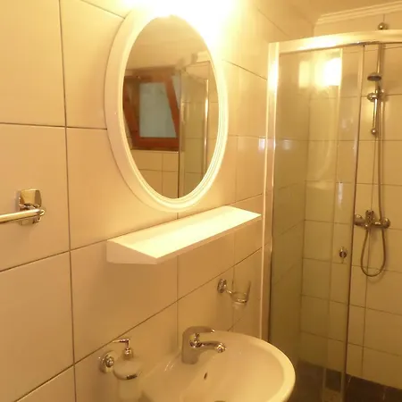 Guest house Titi 3*